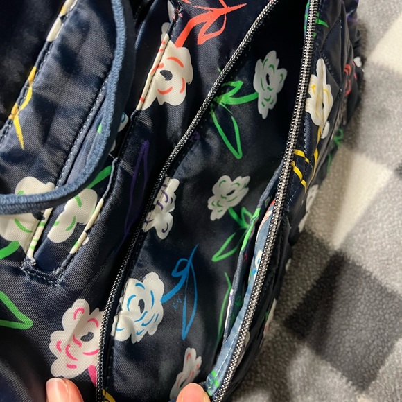 Lug Navy Floral Tote Bag - Picture 4 of 6